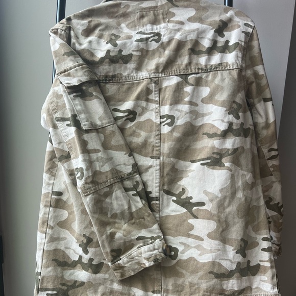Bershka Biege Camo Utility Jacket EUC - Picture 7 of 7
